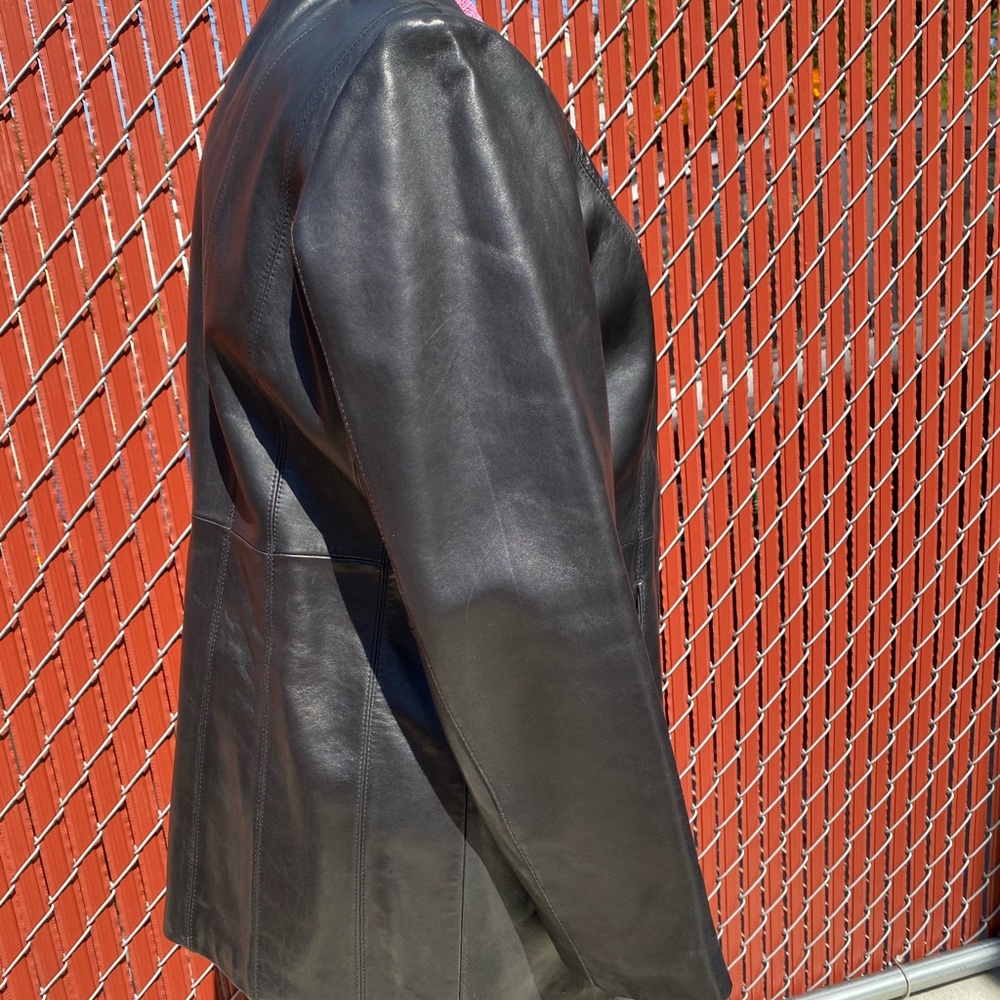 Leather jacket - Picture 5 of 9